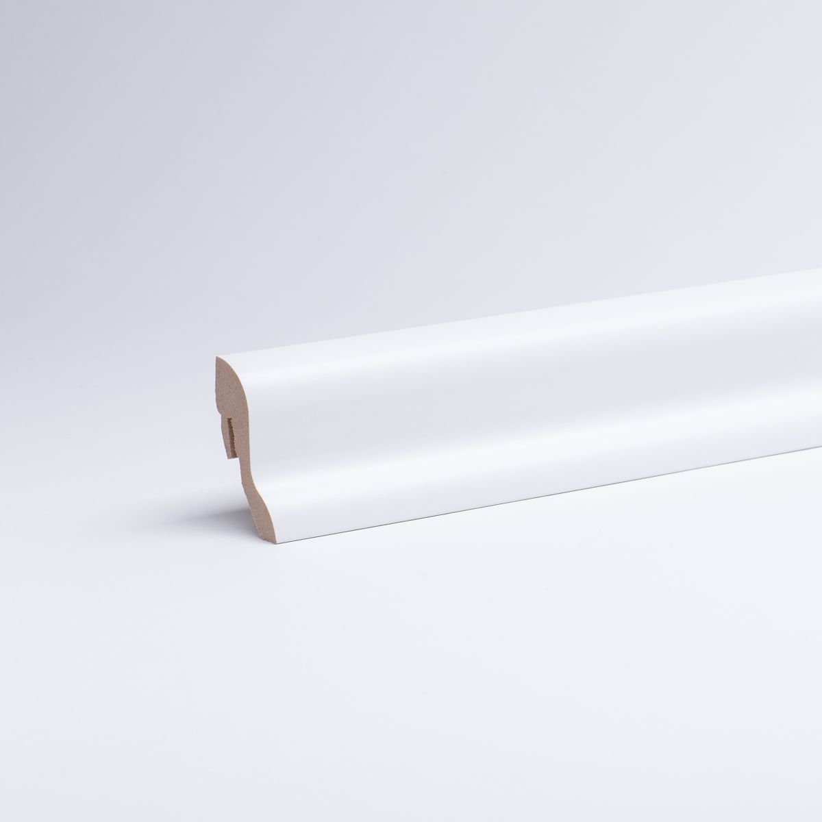 MDF Sockelleiste | weiß | geschwungen | RAL 9016 MDF Sockelleiste | weiß | geschwungen | RAL 9016