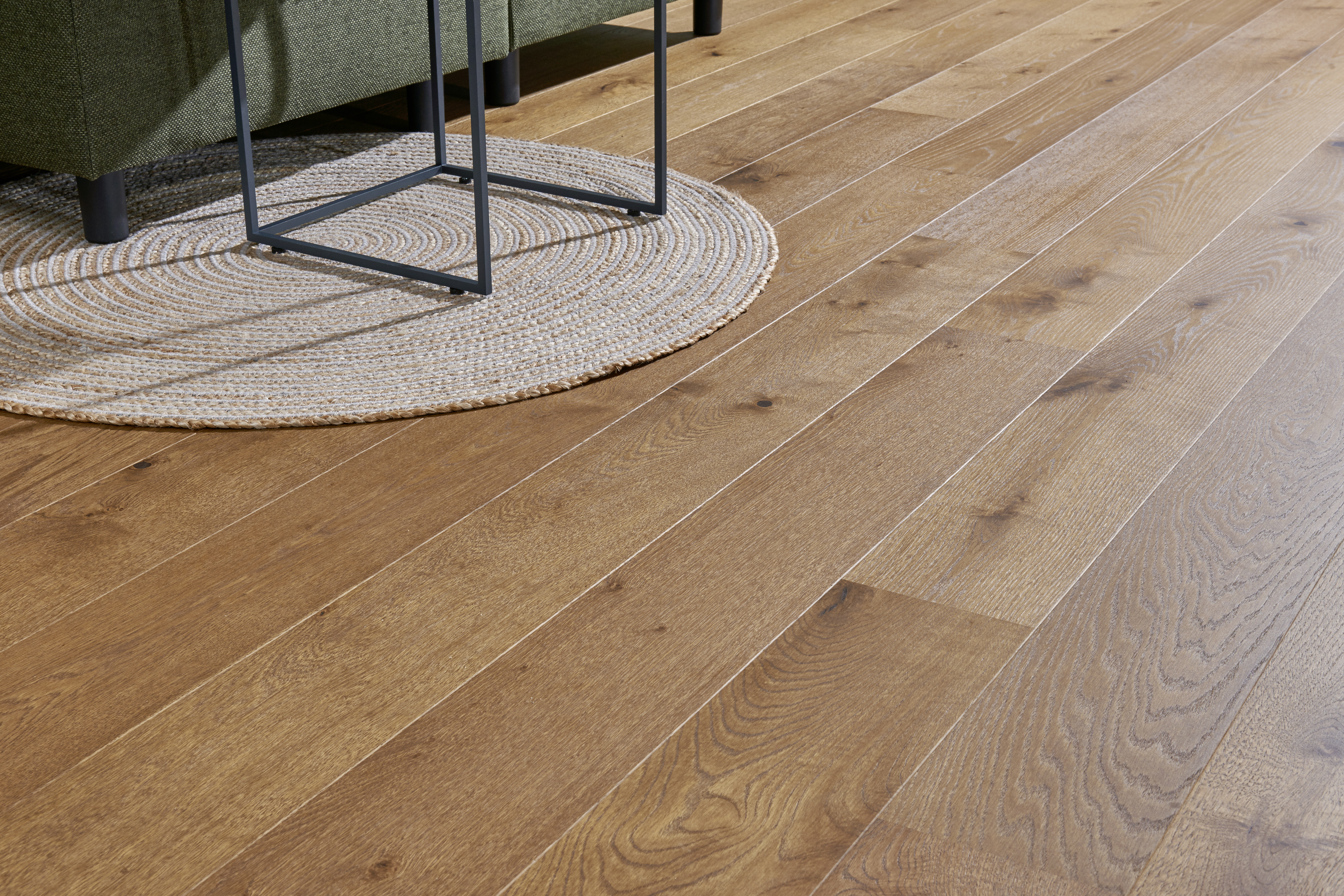Parkett | hobb Landhausdiele | 3-Schicht | Eiche Struktur dunkelbraun | geölt Parkett | hobb Landhausdiele | 3-Schicht | Eiche Struktur dunkelbraun | geölt